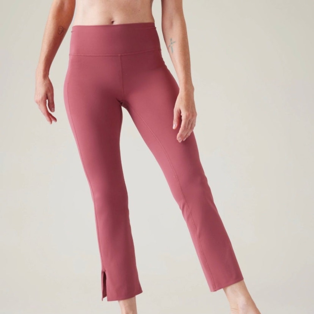 Moving sale! 🛍️ Athleta Women's Leggings in Mauve